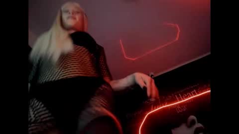 alishaa_nixx online show from September 10, 12:32 am