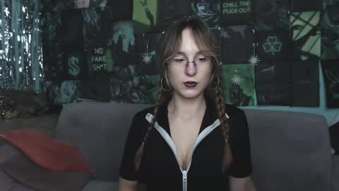 Snapshot of alishakelly chatting on November 21, 6:01 am alishakelly online show from November 21, 6:01 am