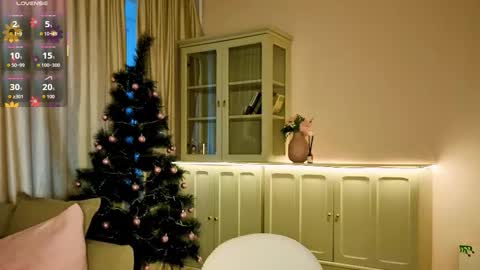 Alisia online show from December 18, 7:36 am