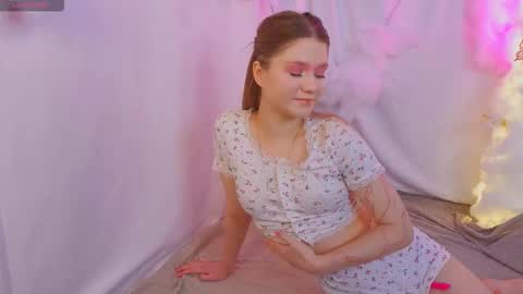 Alisia online show from October 18, 4:30 pm