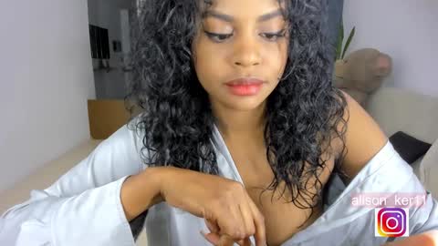 Sofias house online show from December 31, 8:15 am