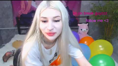 Snapshot of alison_moonlight chatting on May 11, 2:45 pm Alison online show from May 11, 2:45 pm