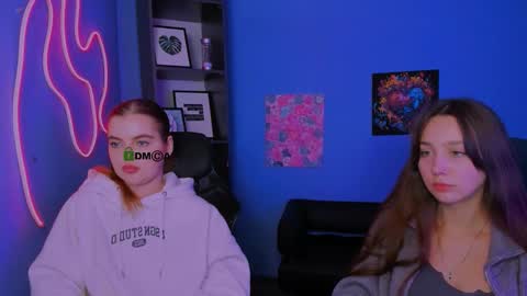 Snapshot of alison_purr chatting on February 23, 2:25 pm alison_purr online show from February 23, 2:25 pm