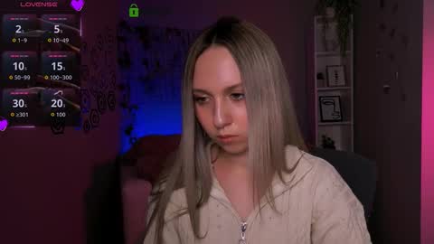 Snapshot of alison_purr chatting on February 25, 10:41 pm alison_purr online show from February 25, 10:41 pm