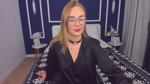 Snapshot of alisonwillow chatting on February 28, 1:45 pm Anna online show from February 28, 1:45 pm