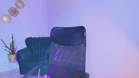 Snapshot of aliss_es chatting on May 15, 5:42 pm ALISS online show from May 15, 5:42 pm