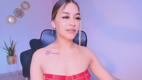 Snapshot of aliss_es chatting on June 1, 3:36 pm ALISS online show from June 1, 3:36 pm
