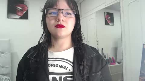 alissa_morrison online show from April 18, 3:43 am