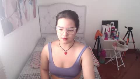 Snapshot of alissa_morrison chatting on July 13, 4:10 pm alissa_morrison online show from July 13, 4:10 pm