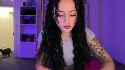 Snapshot of alissajaede chatting on December 3, 2:08 am alissajaede online show from December 3, 2:08 am