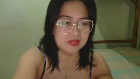 alissalove18 online show from April 7, 2:23 am