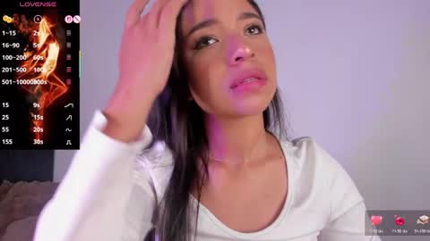 alissarose_1 online show from April 17, 11:19 pm