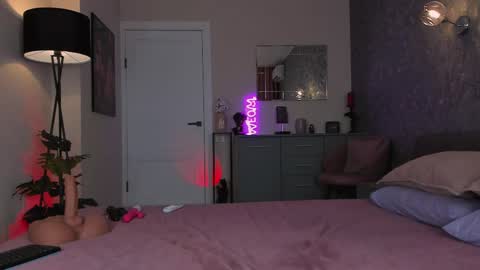 Snapshot of alissasexdoll chatting on May 8, 1:44 am Help me Reach K FollowerslPut your finger up online show from May 8, 1:44 am