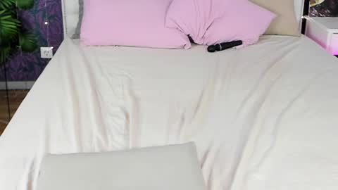 alissdaisyy online show from March 7, 9:07 am