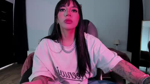 alisson__cortez online show from October 31, 5:36 pm