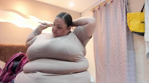 Alisson online show from April 9, 6:57 pm