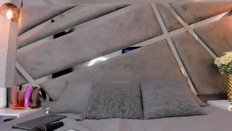 Alisson  online show from April 12, 12:10 pm