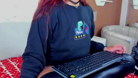 Alisson  online show from April 17, 1:47 pm