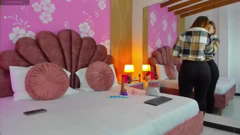 Snapshot of alissonpeach01 chatting on November 5, 12:27 pm alissonpeach01 online show from November 5, 12:27 pm