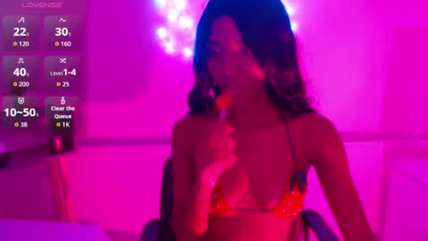Snapshot of alissonsmal chatting on June 15, 9:17 pm alissonsmal online show from June 15, 9:17 pm