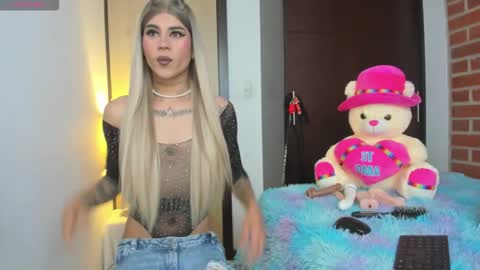 Snapshot of alissoondream_ chatting on February 22, 1:20 pm alisson online show from February 22, 1:20 pm