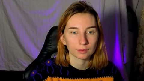 A L I C E  online show from October 7, 4:59 pm