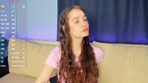 Alivia online show from April 8, 8:03 am