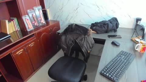 Snapshot of alixlong chatting on January 23, 3:05 am Alix online show from January 23, 3:05 am