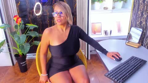 Snapshot of alixlong chatting on January 25, 3:40 am Alix online show from January 25, 3:40 am