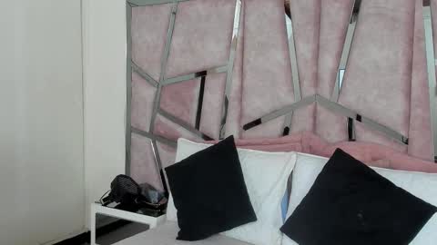 Snapshot of alixmartin1 chatting on September 25, 9:29 pm alix online show from September 25, 9:29 pm