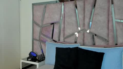 Snapshot of alixmartin1 chatting on October 26, 10:15 pm alix online show from October 26, 10:15 pm