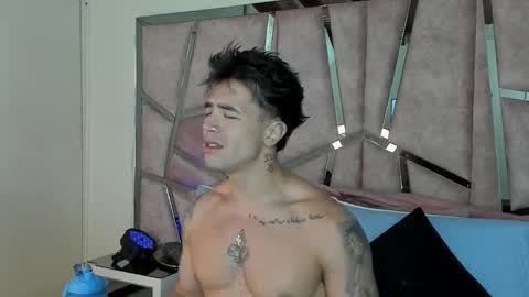 Snapshot of alixmartin1 chatting on October 29, 8:43 pm alix online show from October 29, 8:43 pm