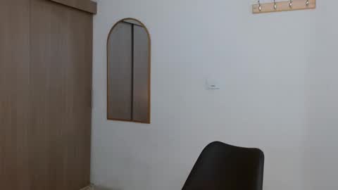 Snapshot of alixmartin1 chatting on November 15, 3:08 pm alix online show from November 15, 3:08 pm