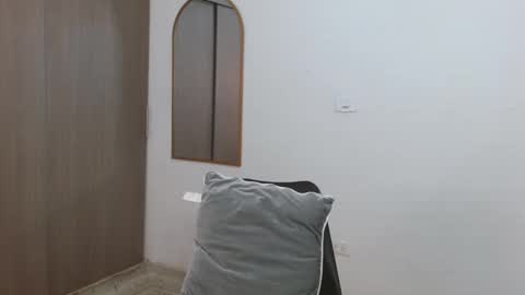 Snapshot of alixmartin1 chatting on November 29, 6:00 pm alix online show from November 29, 6:00 pm