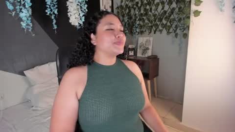 Snapshot of alixon_fiore5 chatting on July 15, 9:36 am alixon online show from July 15, 9:36 am