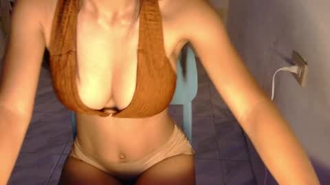 Snapshot of aliyajane chatting on May 21, 9:22 pm Jane online show from May 21, 9:22 pm