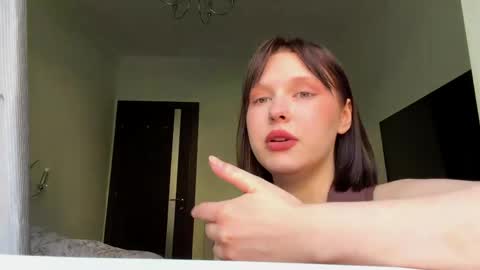 Elvi online show from April 29, 9:35 am