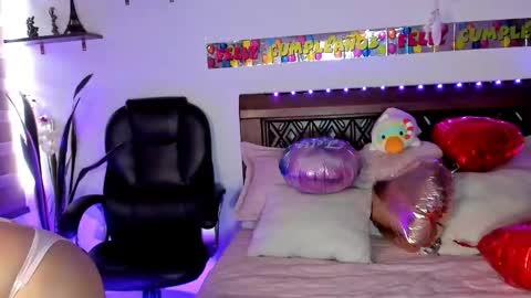 Andrea..... online show from February 3, 7:41 pm