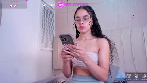 alizza_ online show from May 19, 11:38 am