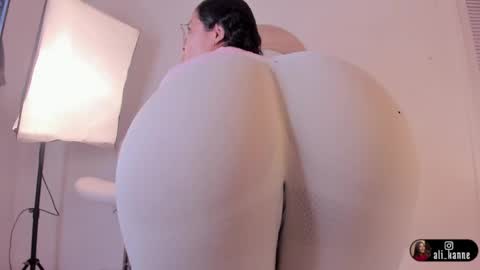 Snapshot of alizza_ chatting on June 9, 11:44 am alizza_ online show from June 9, 11:44 am
