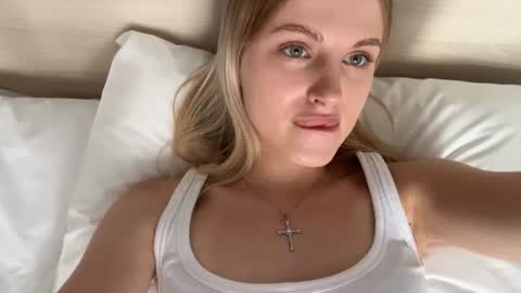 Snapshot of allaloffredo chatting on July 26, 11:17 am Kate online show from July 26, 11:17 am