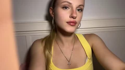 Snapshot of allaloffredo chatting on July 29, 5:22 pm Kate online show from July 29, 5:22 pm