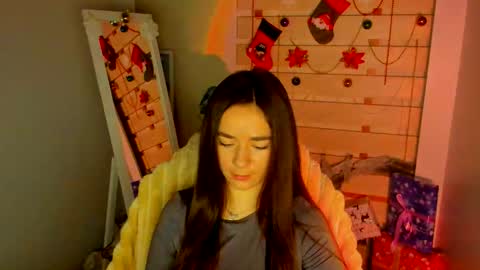 Snapshot of allana_dream chatting on December 5, 8:23 am Allana online show from December 5, 8:23 am