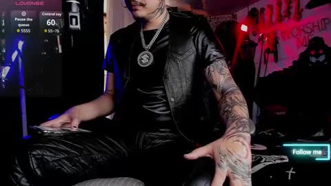 Snapshot of allanhurtss chatting on November 1, 6:21 pm online show from November 1, 6:21 pm