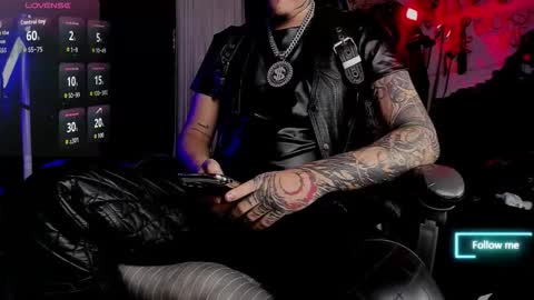 Snapshot of allanhurtss chatting on November 6, 10:21 pm online show from November 6, 10:21 pm