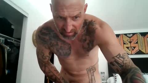 Snapshot of allaroundamazing13 chatting on May 24, 10:59 pm allaroundamazing13 online show from May 24, 10:59 pm
