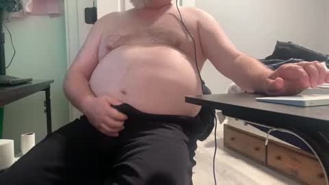 Allergictolove online show from February 1, 8:29 pm