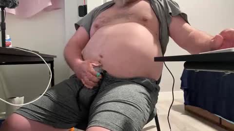 Allergictolove online show from April 12, 2:33 pm