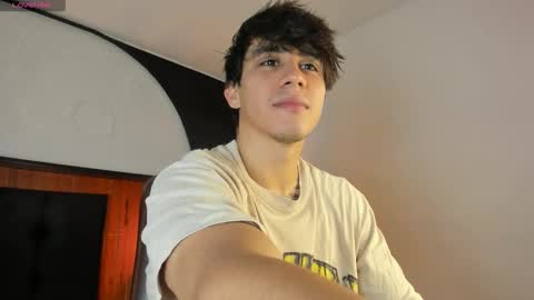 Allex online show from March 1, 8:33 pm