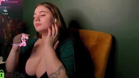 alli_aster online show from March 9, 12:42 pm